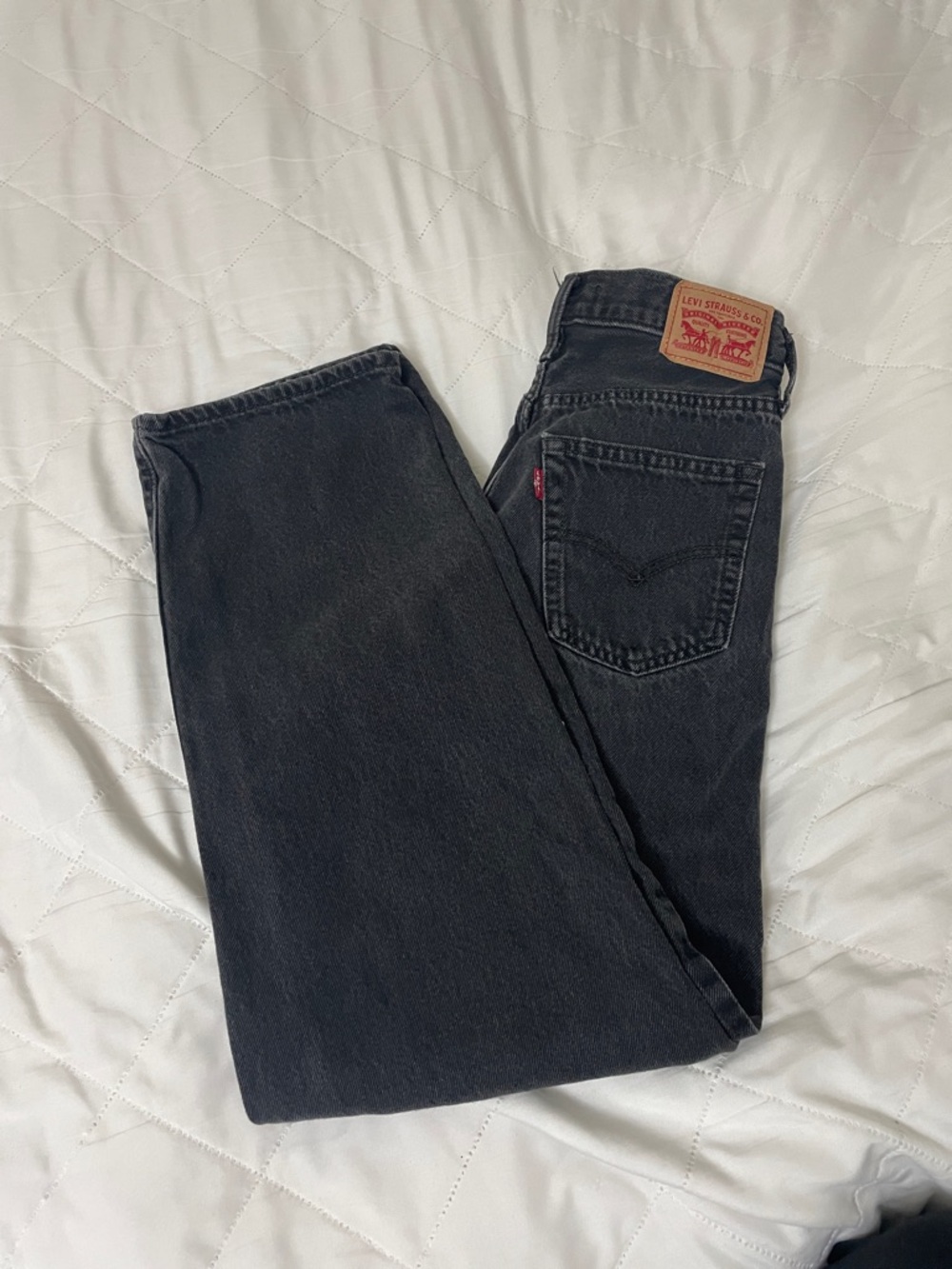 Levi's Women's High-Rise Black Straight Jeans